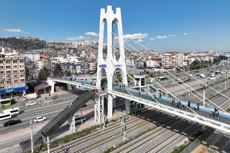 Kocaeli'nde yürüyen merdiven arızasının sebebi "Stop Butonu"