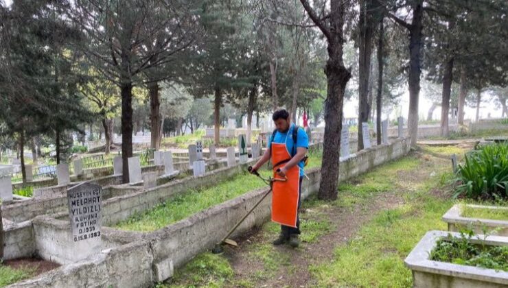 Manisa’da mezarlıklarda bayram temizliği