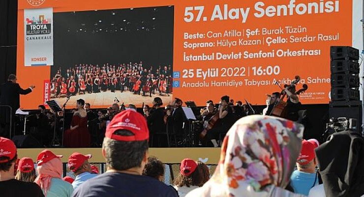 Troya Kültür Yolu Festivali’nde 57. Alay Senfonisiyle Çanakkale Şehitlerine Saygı Duruşu