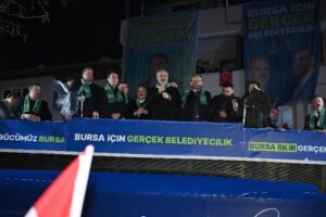 Bursa Büyükşehir Belediye Başkanı Alinur Aktaş, Osmangazi ilçesi Emek Mahallesi’nde