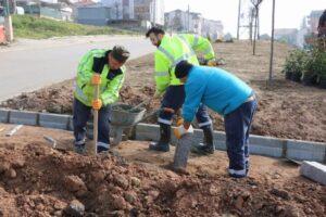 Kocaeli Büyükşehir Belediyesi, Derince Çınarlı Mahallesi Semih Sokak’ta bulunan orta