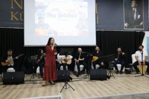 KO-MEK kursiyerlerinin el emeği göz nuru eserlerinin yer aldığı sergiler