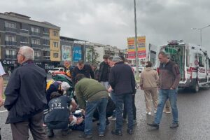 Düzce’de elektrikli bisiklet ve minibüsün çarpıştığı kazada bir kişi yaralandı.