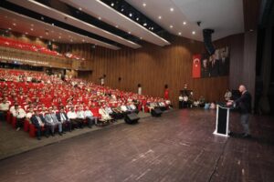 Kocaeli Büyükşehir Belediye Başkanı Tahir Büyükakın, Büyükşehir personeliyle bayramlaştı KOCAELİ