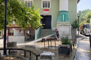 Gölcük Belediyesi ekipleri Kurban Bayramı öncesinde tüm hazırlıklarını tamamladı. Ekipleri