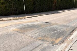 Bursa’da Balat Mahallesi’nde yaşayan vatandaşlar hız tümseğinden geçen ağır tonajlı