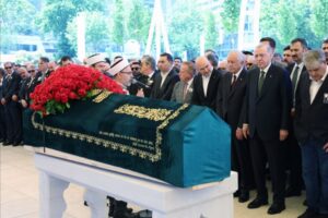 Cumhurbaşkanı Recep Tayyip Erdoğan, eski başbakanlardan Tansu Çiller’in eşi Özer