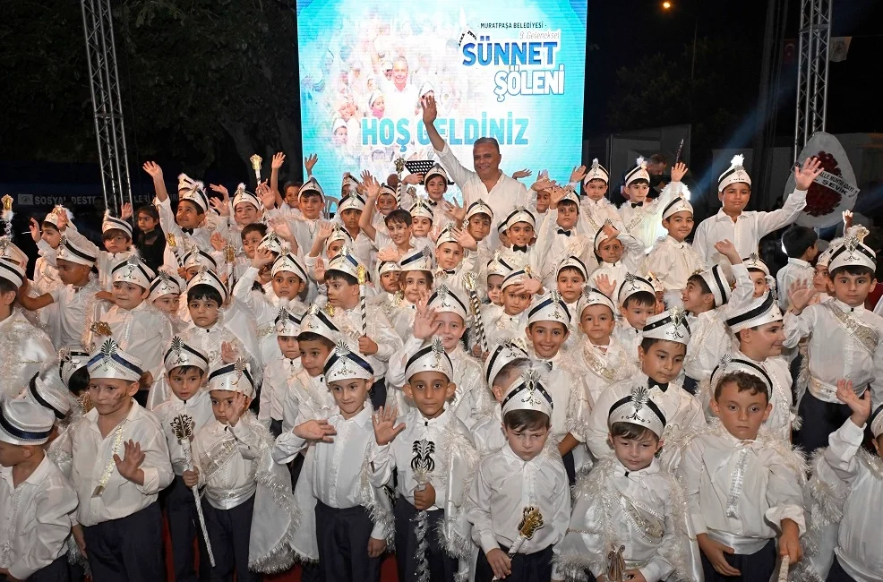 Antalya’da Muratpaşa Belediyesi’nin her yıl ihtiyaç sahibi ailelerin çocukları için