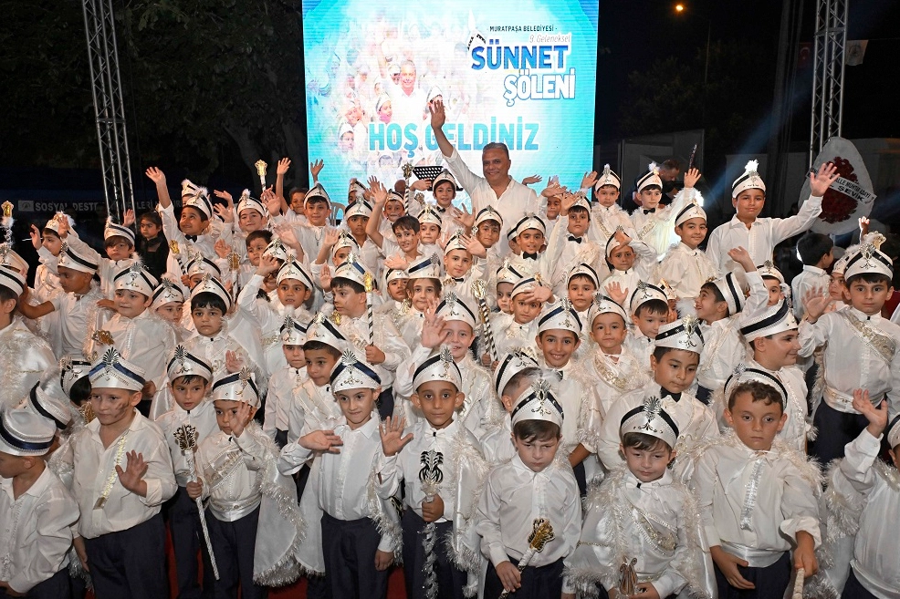 Antalya’da Muratpaşa Belediyesi’nin her yıl ihtiyaç sahibi ailelerin çocukları için