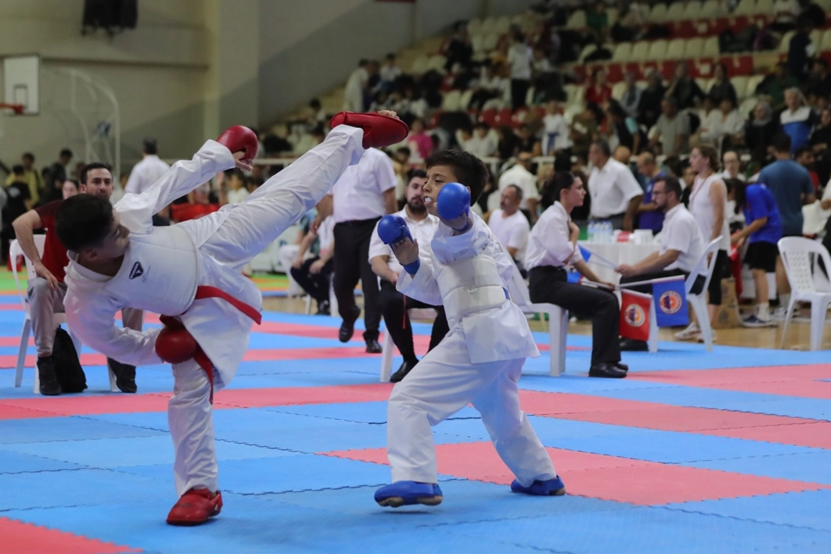Bursa’nın Gemlik ilçesinde 5. Uluslararası Gemlik Karate Turnuvası gerçekleştirildi. BURSA