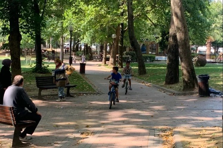 Bursa’nın Osmangazi ilçesine bağlı Pınarbaşı Mahallesinin merkezinde bulunan Pınarbaşı Parkı,