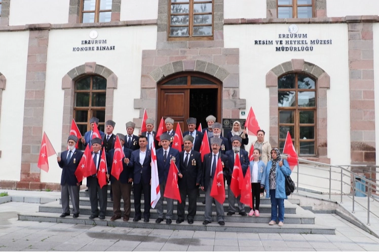 Erzurum’da, Türkiye Muharip Gaziler Derneğinin  üyeleri, Kıbrıs Barış Harekatı’nın 50.