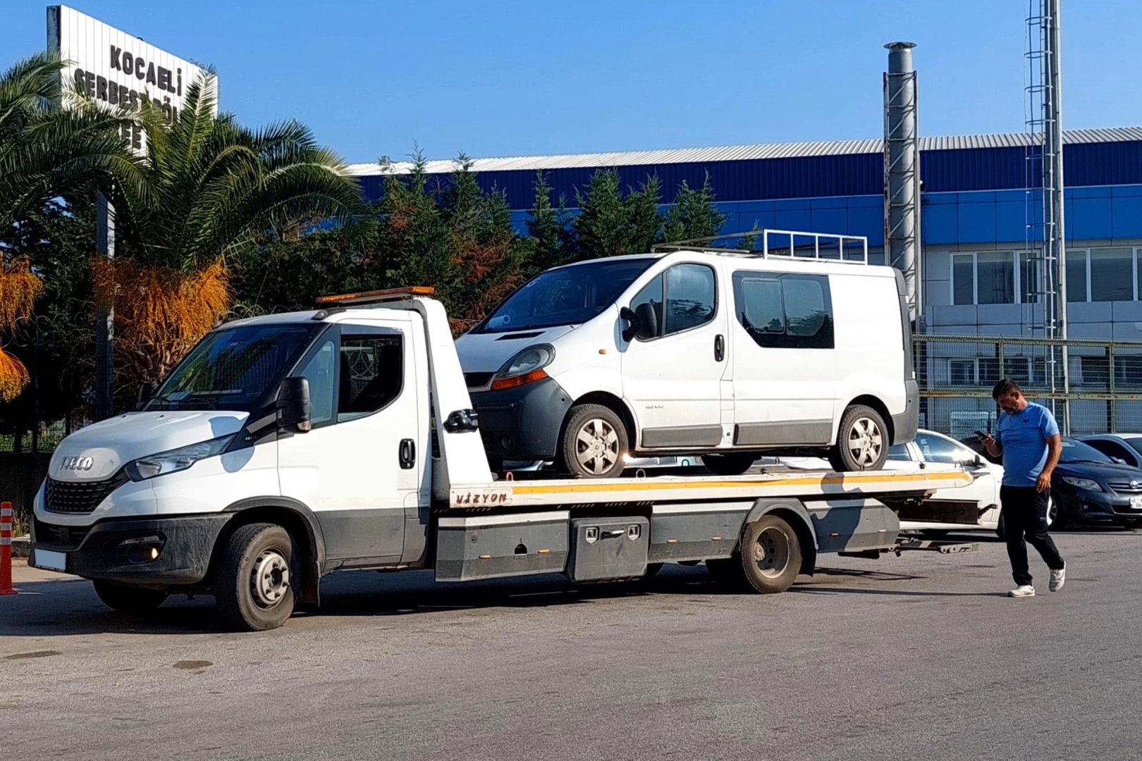 Kocaeli Büyükşehir Belediyesi, kent genelinde “illegal” çalışarak korsan servis faaliyetine