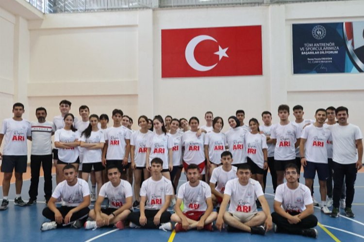 Belediye Başkanı Rasim Arı öncülüğünde gençlere ve eğitime yönelik projeleri
