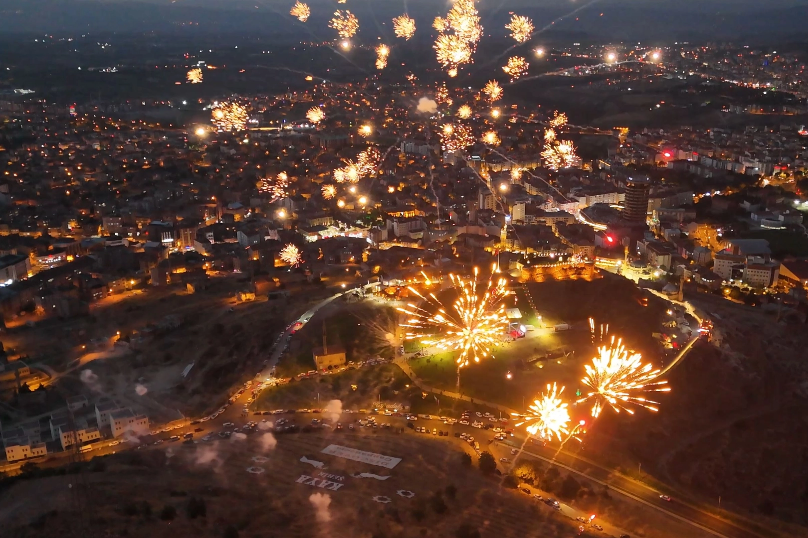 Nevşehir’in il oluşunun 70. Yıl dönümü dolayısıyla Kayaşehir’de düzenlenen tören