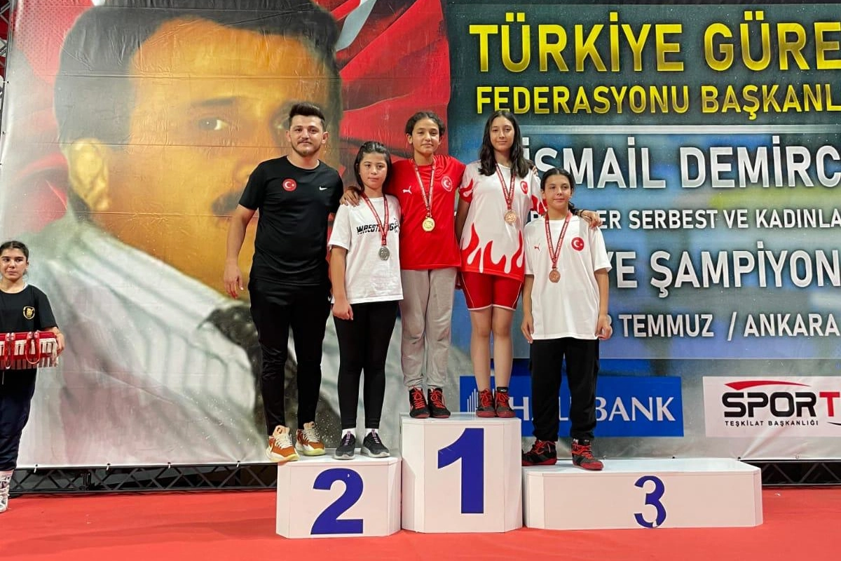 Nevşehir Belediyesi sporcusu Buğlem Kılıç, U-11 Kadınlar Güreş Türkiye Şampiyonası’nda