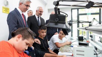 Temel meslek becerilerini keşfetmek isteyen ortaokul öğrencileri için hayata geçirilen