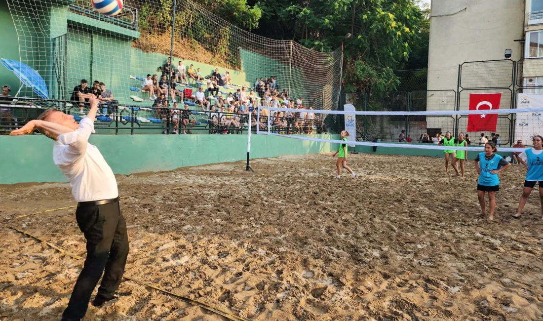 Gölcük Belediyesi yaz spor etkinlikleri kapsamında geleneksel olarak düzenlenen plaj