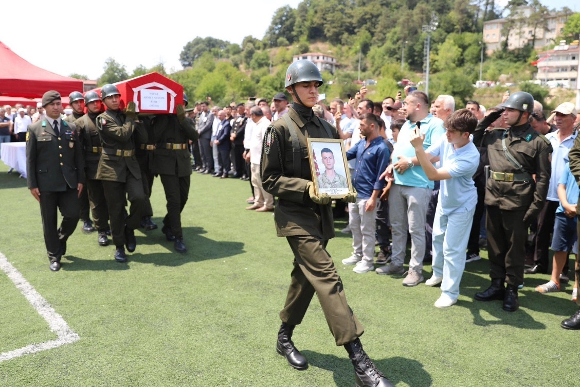 Burdur’da bedelli olarak vatani görevini yapan Er Ahmet Saygın, bir