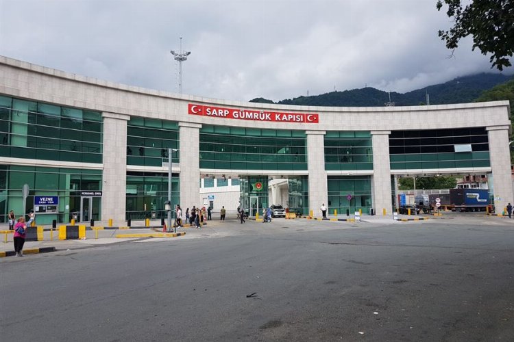 Ticaret Bakanlığı, gümrük sınır kapılarında yaz dönemi yolcu geçişleri ile