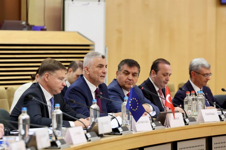 Ticaret Bakanı Ömer Bolat, uluslararası ticaretin değişen yapısı karşısında Türkiye-Avrupa