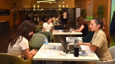 Yıldırım Belediyesi’nin gençlere ve eğitime desteği sürüyor. İlçeye kazandırdığı kütüphaneler