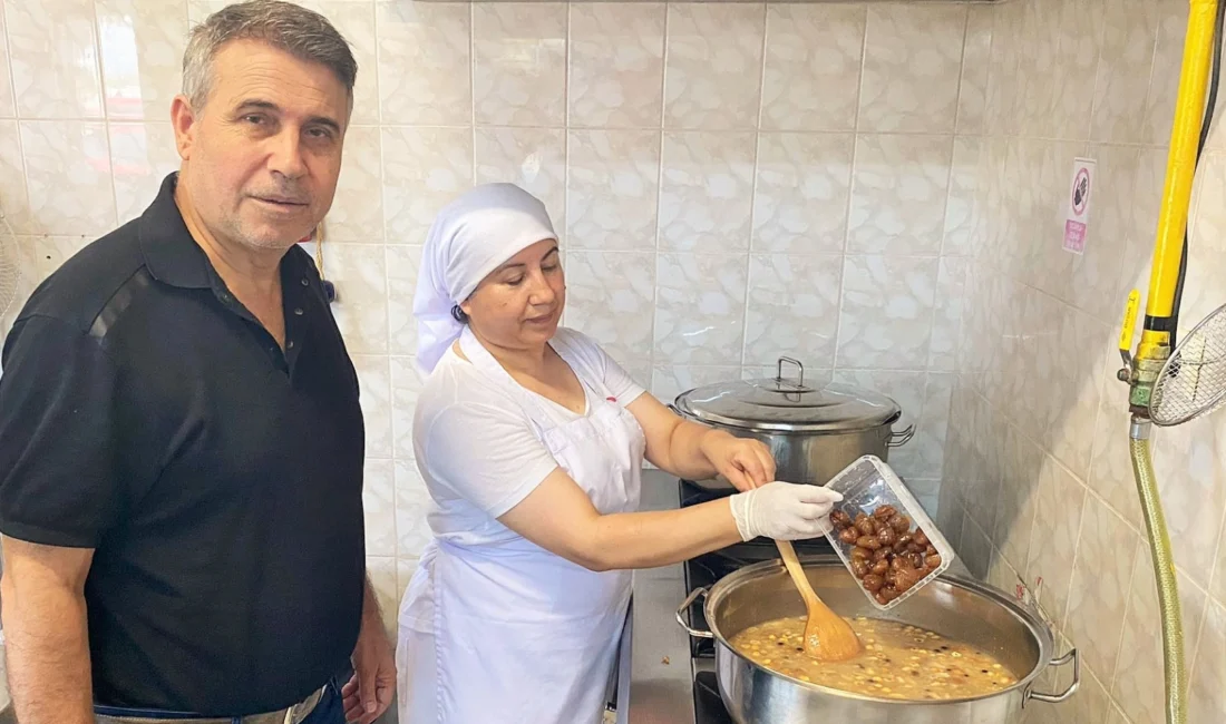 Bursa’da bu yıl da gelenek bozulmadı; kestane şekerli aşureler, bu