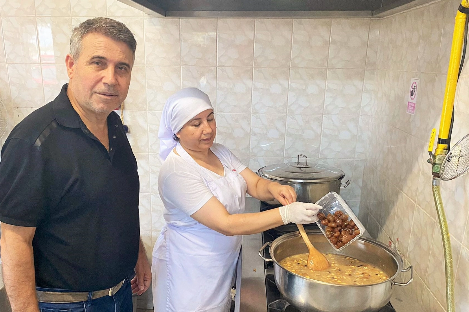 Bursa’da bu yıl da gelenek bozulmadı; kestane şekerli aşureler, bu