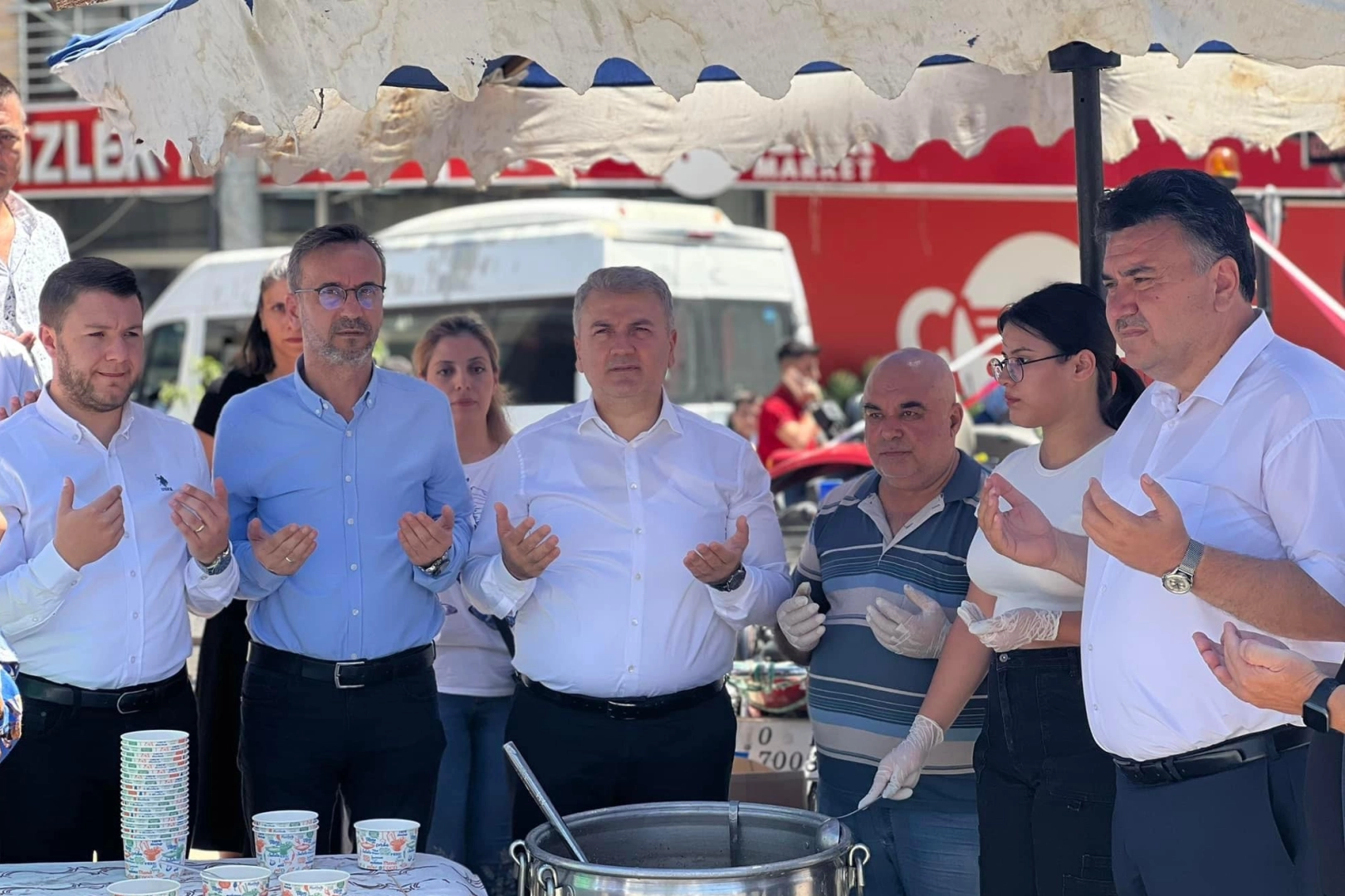   Balıkesir Milletvekili ve Dışişleri Komisyonu Başkanvekili Dr. Mustafa Canbey,