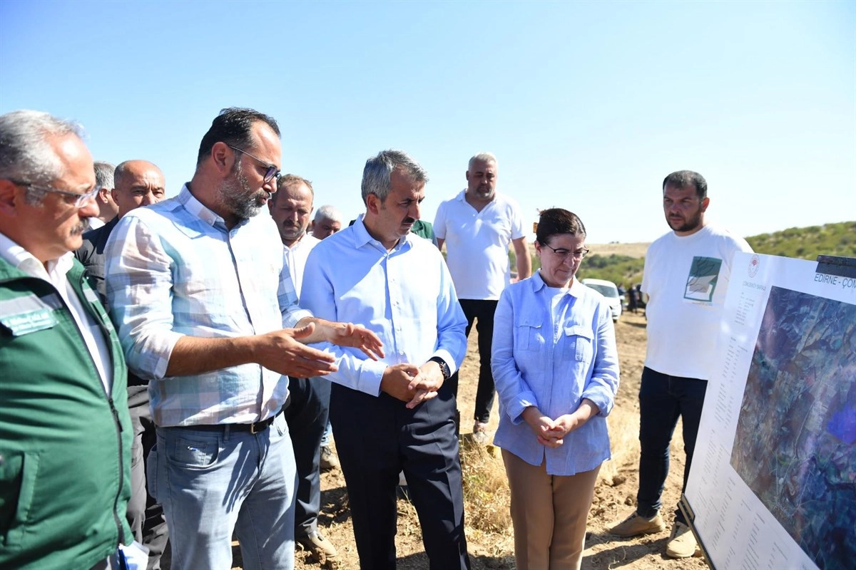 Edirne Valisi Valisi Yunus Sezer, Edirne Milletvekili Fatma Aksal ile birlikte yapım çalışmalarına