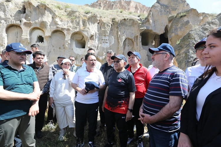 Kayseri Büyükşehir Belediye Başkanı Dr. Memduh Büyükkılıç, yerli ve yabancı