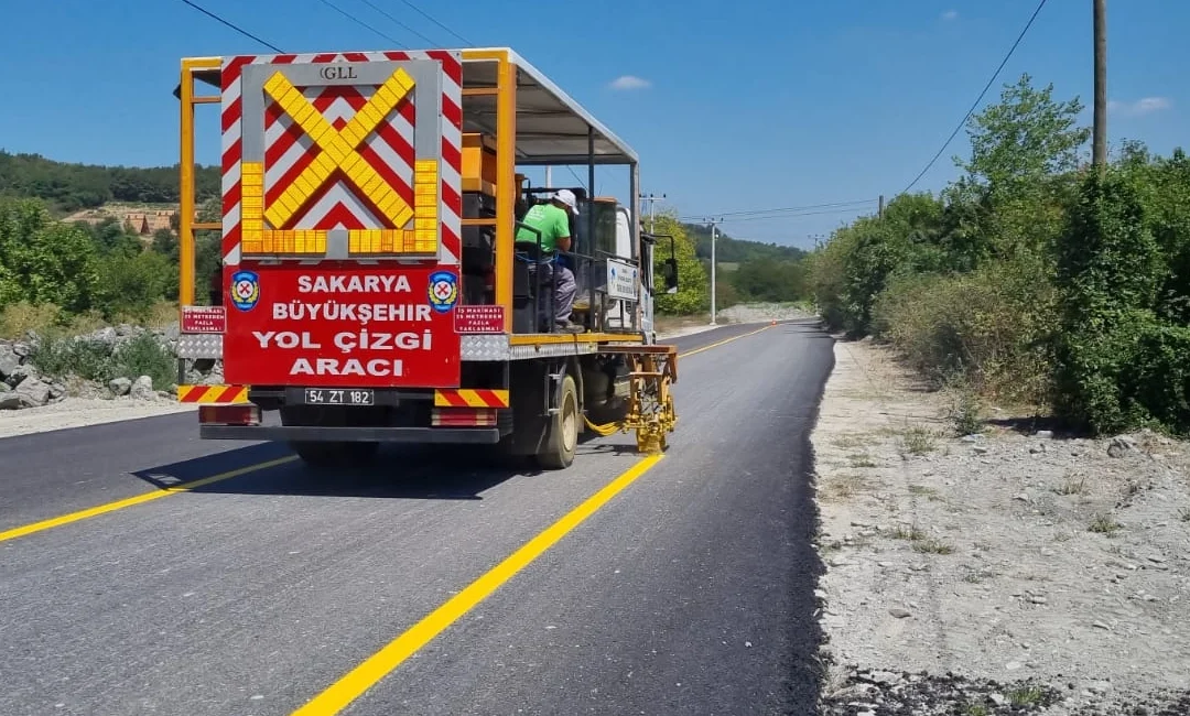 Sakarya Büyükşehir Belediyesi yol güvenliğini ve sürüş kalitesini artırmak için