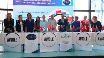 Aile ve Sosyal Politikalar eski Bakanı Fatma Betül Sayan Kaya,