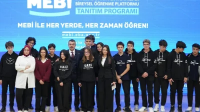 Millî Eğitim Bakanı Yusuf Tekin, Gazi Anadolu Lisesinde düzenlenen Bireysel