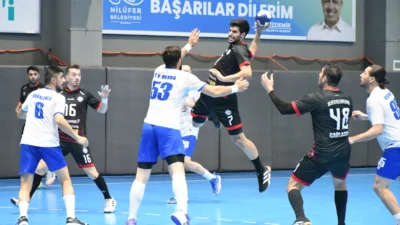 THF Erkekler Süper Ligi’nde yenilgisiz yoluna devam eden Bursa temsilcilerinden