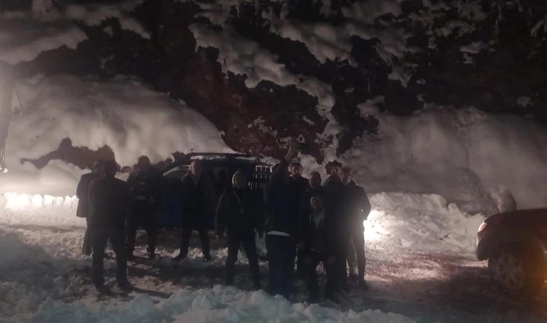 Artvin’de yaylada kar nedeniyle mahsur kalan baba-oğul Özel İdare ekiplerince