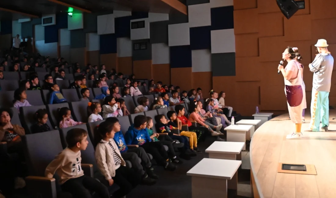 Karabağlar Belediyesi, ara tatil süresi boyunca öğrenciler için düzenlediği birbirinden