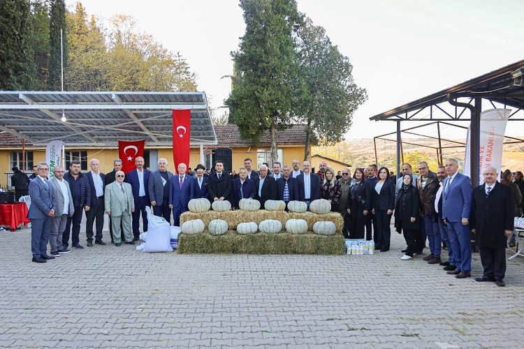 Bilecik’in tarım ve kültür zenginliğini yansıtan Kızıldamlar Kestane Kabağı Festivali,