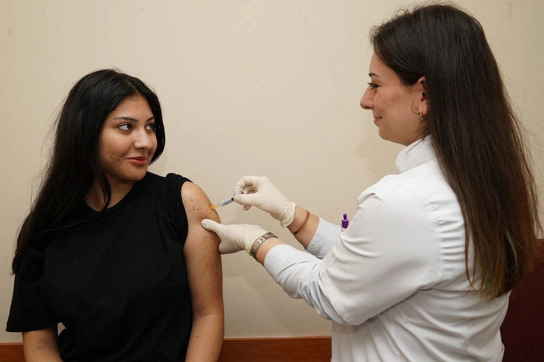 Halk sağlığını tehdit eden HPV virüsüne karşı mücadelede aşı kampanyası