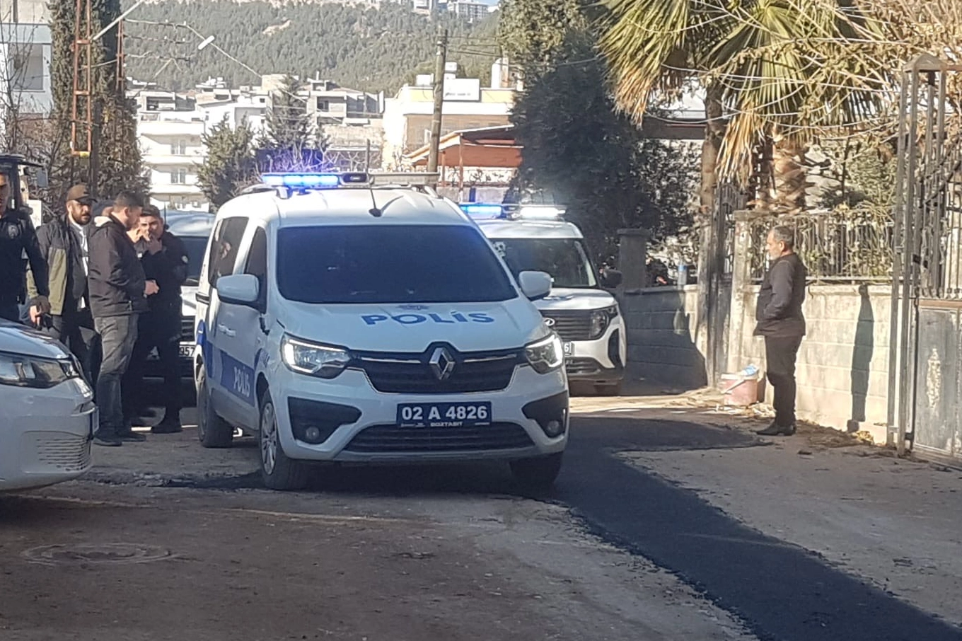 Adıyaman’da aile içinde yaşanan kavga çevredekileri endişelendirdi. Kavga sırasındaki bıçaklı