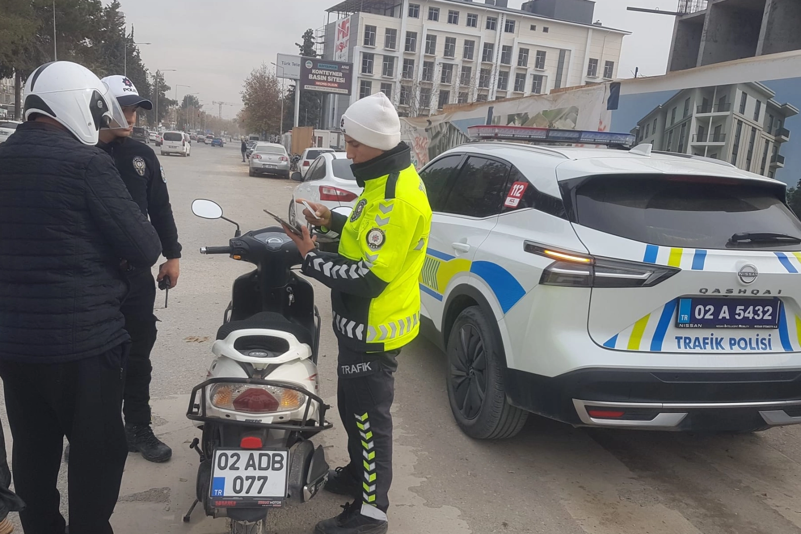 Adıyaman’da, Yeni Adliye Karşısı Yavuz Selim İlkokulu önündeki KASK yaya