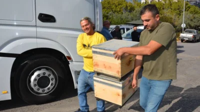 Antalya Büyükşehir Belediyesi, kırsal kesimde yaşayan üreticilere arıcılık faaliyetlerinin sürdürülebilirliği