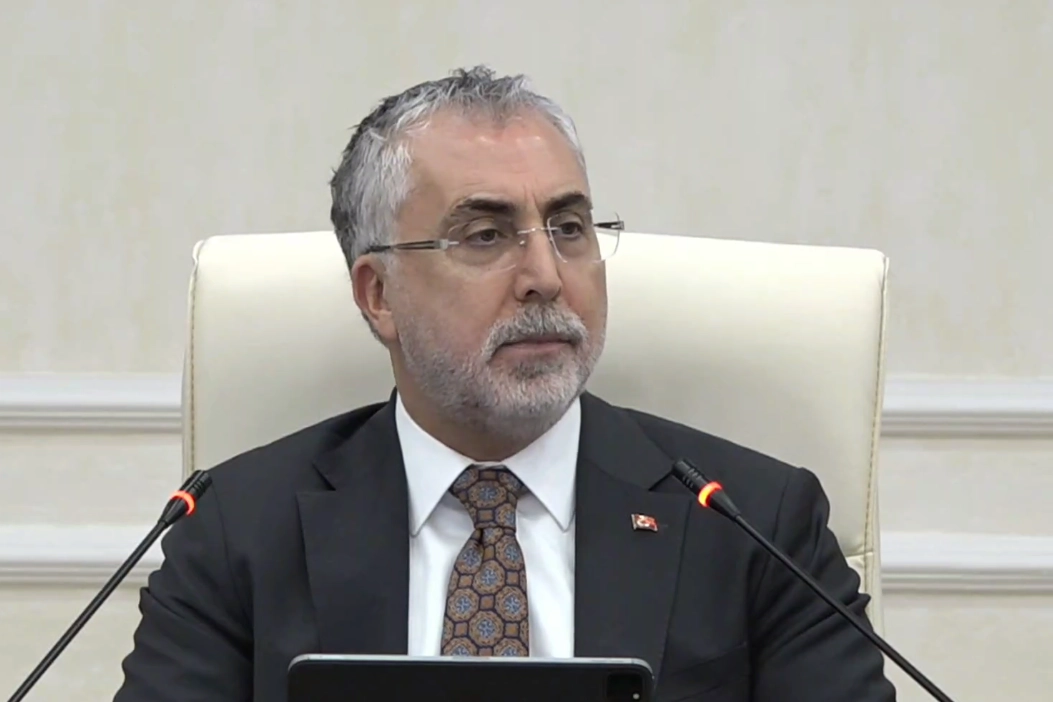 Çalışma ve Sosyal Güvenlik Bakanı Vedat Işıkhan, yeni asgari ücretle