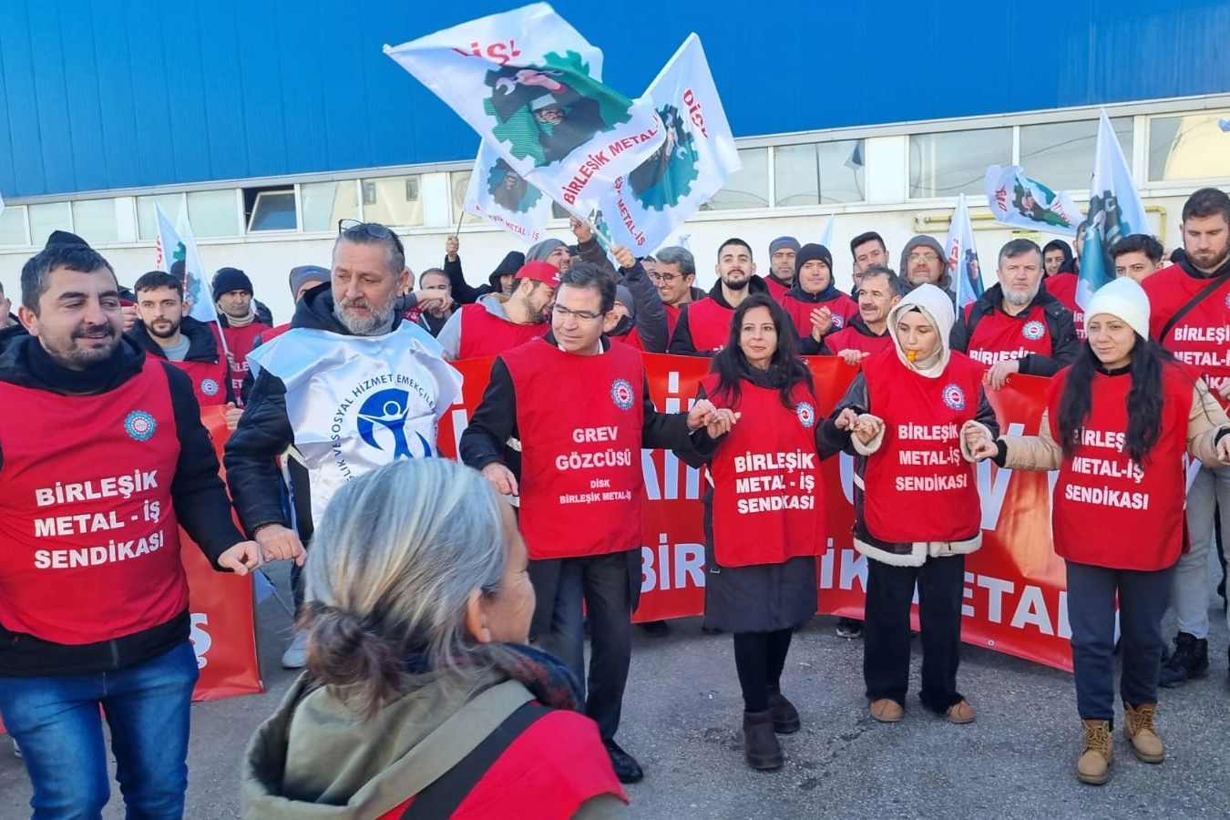 Balıkesir’in Bandırma ilçesinde MESS dayatmasına karşı bir fabrika daha greve