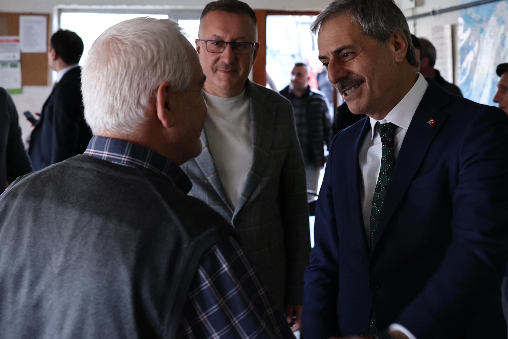 Sakarya Büyükşehir Belediye Başkanı Yusuf Alemdar, hizmetlerin takibi ve yeni