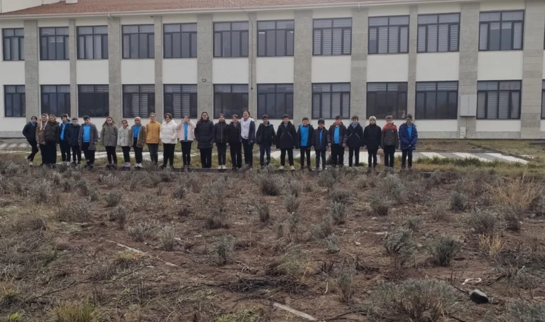 Çankırı’da İsmail Nazire Ünal Ortaokulu tarafından öğrencilere doğa sevgisi aşılamak,