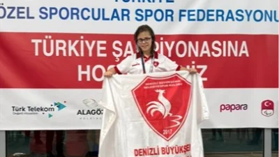 Denizli Büyükşehir Belediyespor Yüzme Takımı’nın down sendromlu sporcuları Türkiye Özel