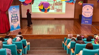 Sakarya Büyükşehir Belediyesi’nin Geyve SGM’de düzenlediği “Yasal Haklar” seminerinde Sakarya’da