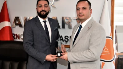 İzmir Bornova Belediye Başkanı Ömer Eşki, AKP’nin yeni Bornova İlçe