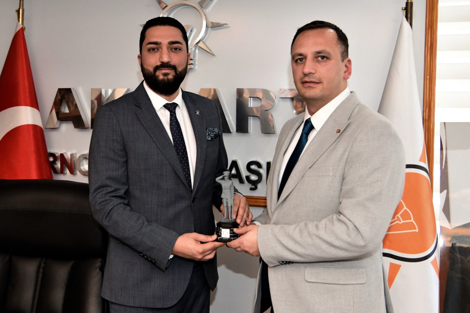 İzmir Bornova Belediye Başkanı Ömer Eşki, AKP’nin yeni Bornova İlçe